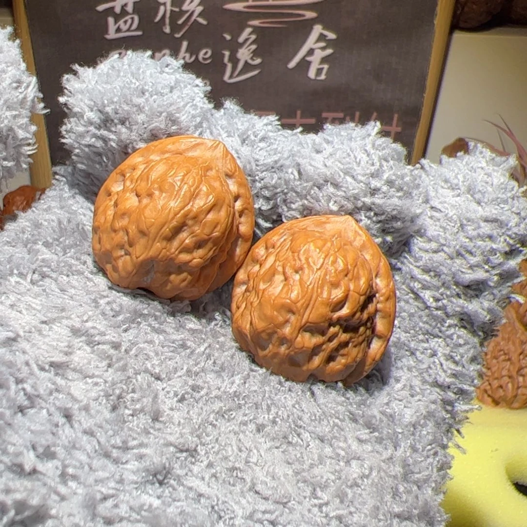 文玩核桃吊坠舍利野生