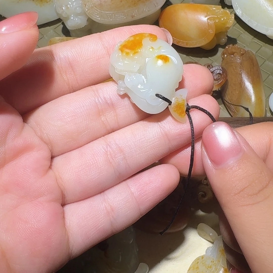 状***狼颈饰未镶嵌和田玉