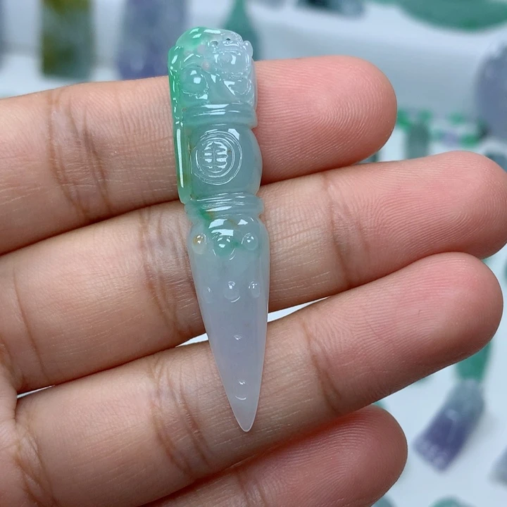 吊坠(不含链)未镶嵌翡翠