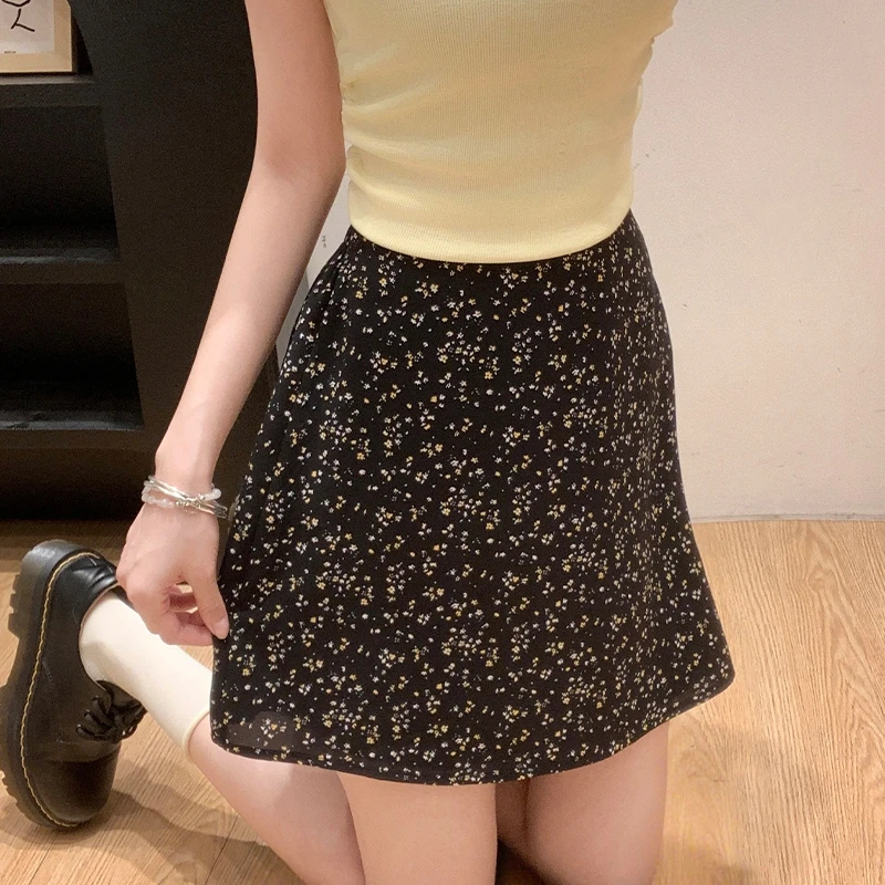 甜辣妹时尚风夏日氛围感碎花小短裙女2025新款小个子修身显瘦上衣