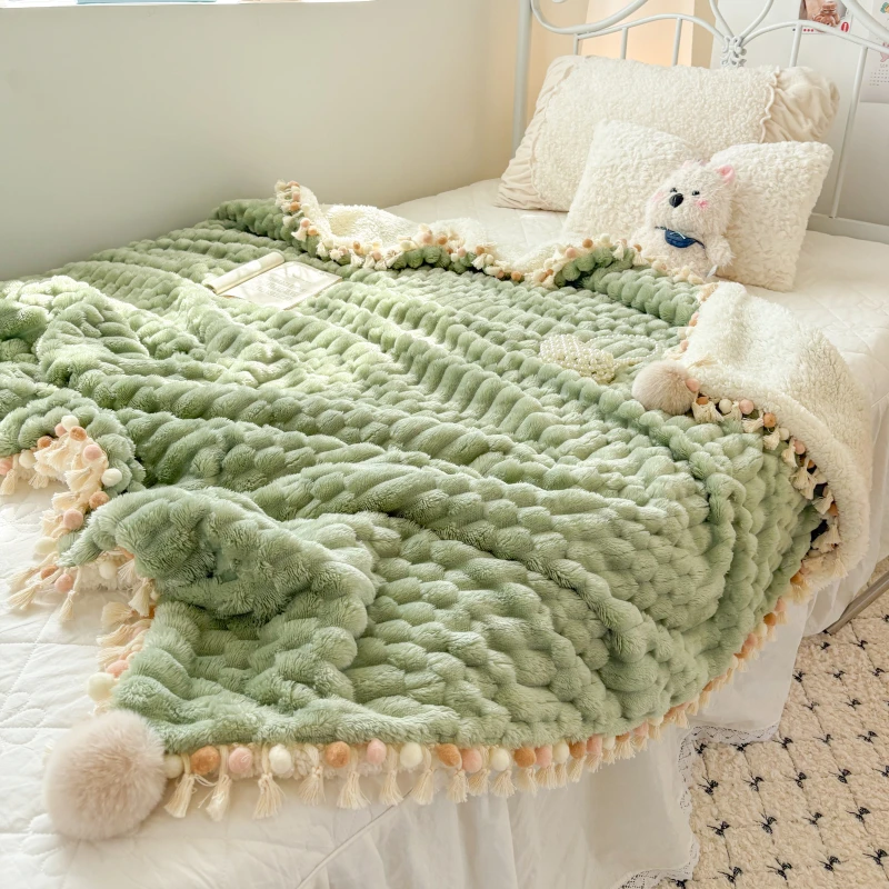 2025新款奶芙绒毛毯加厚羊羔绒流苏球花边盖毯韩式公主风毛球毯子