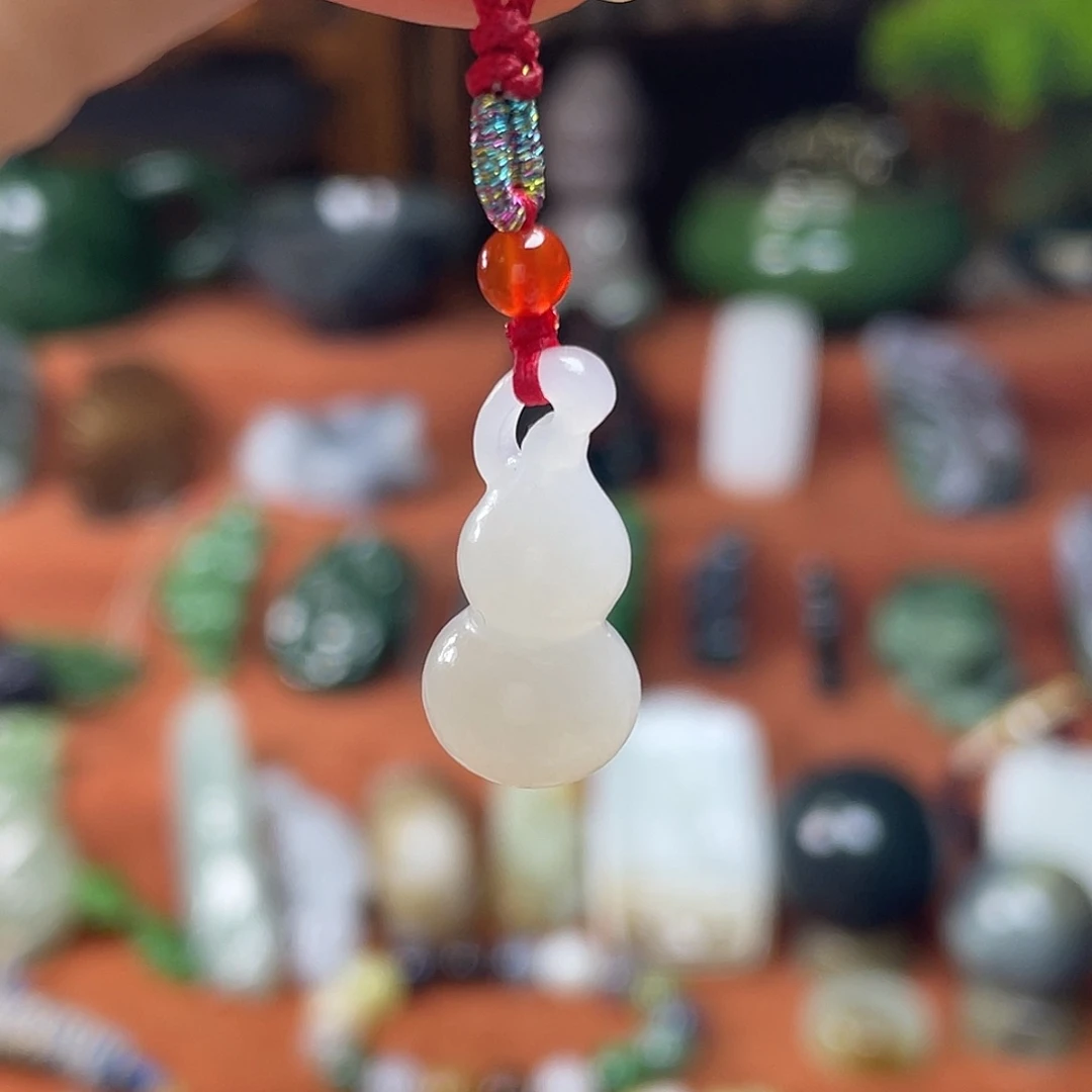 和田玉未镶嵌颈饰青海冰白葫芦