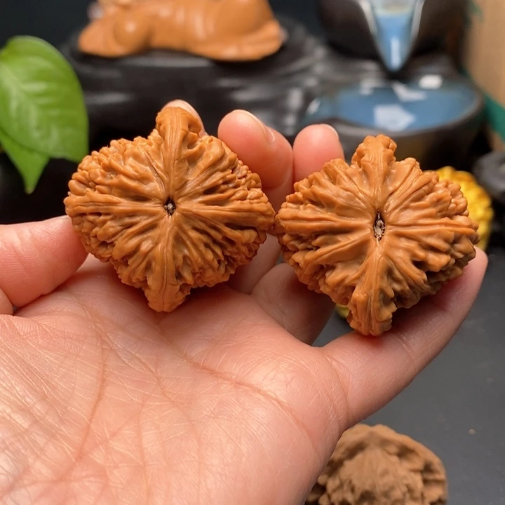 把件文玩核桃虎头王42尺