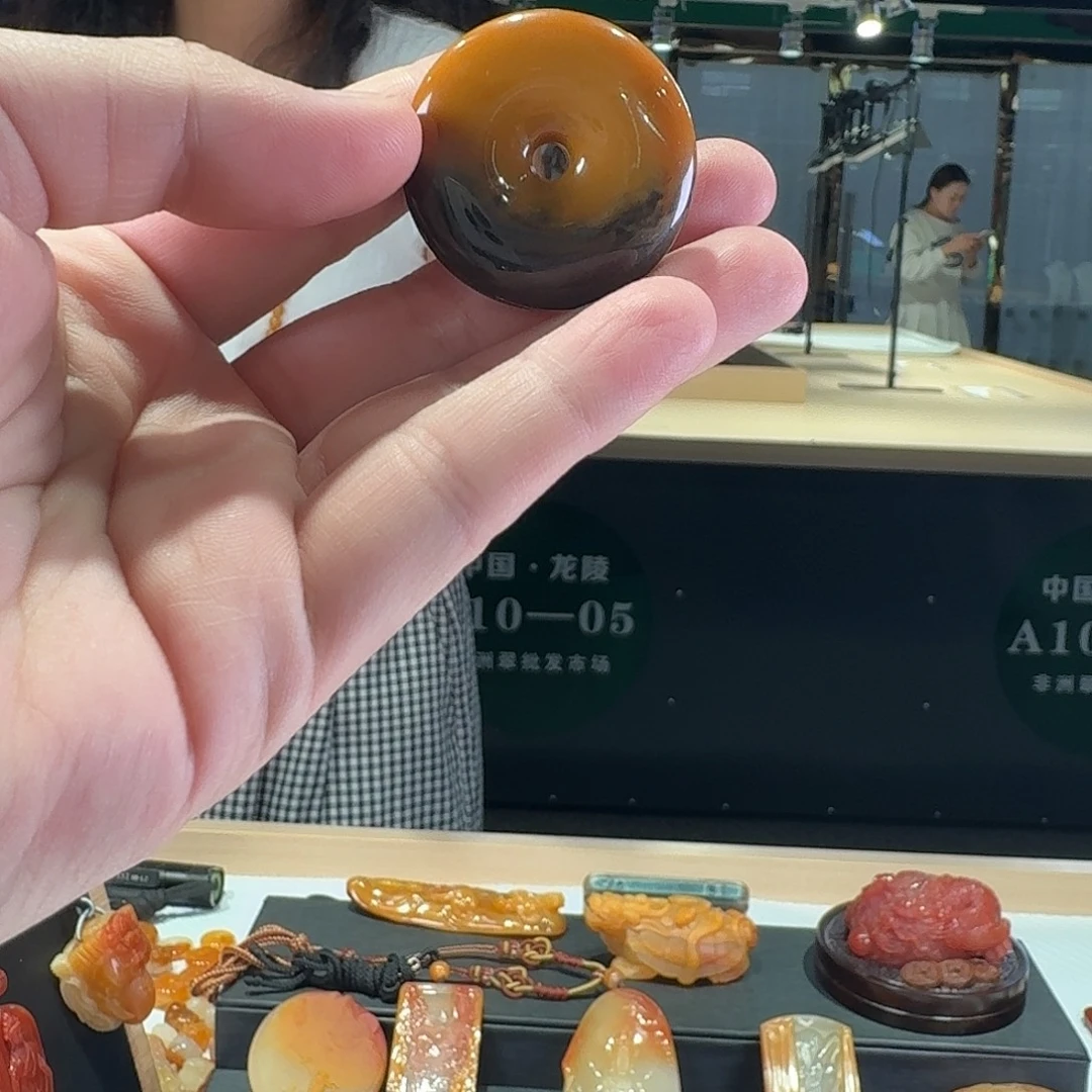 石英质玉（黄龙玉）未镶嵌挂件