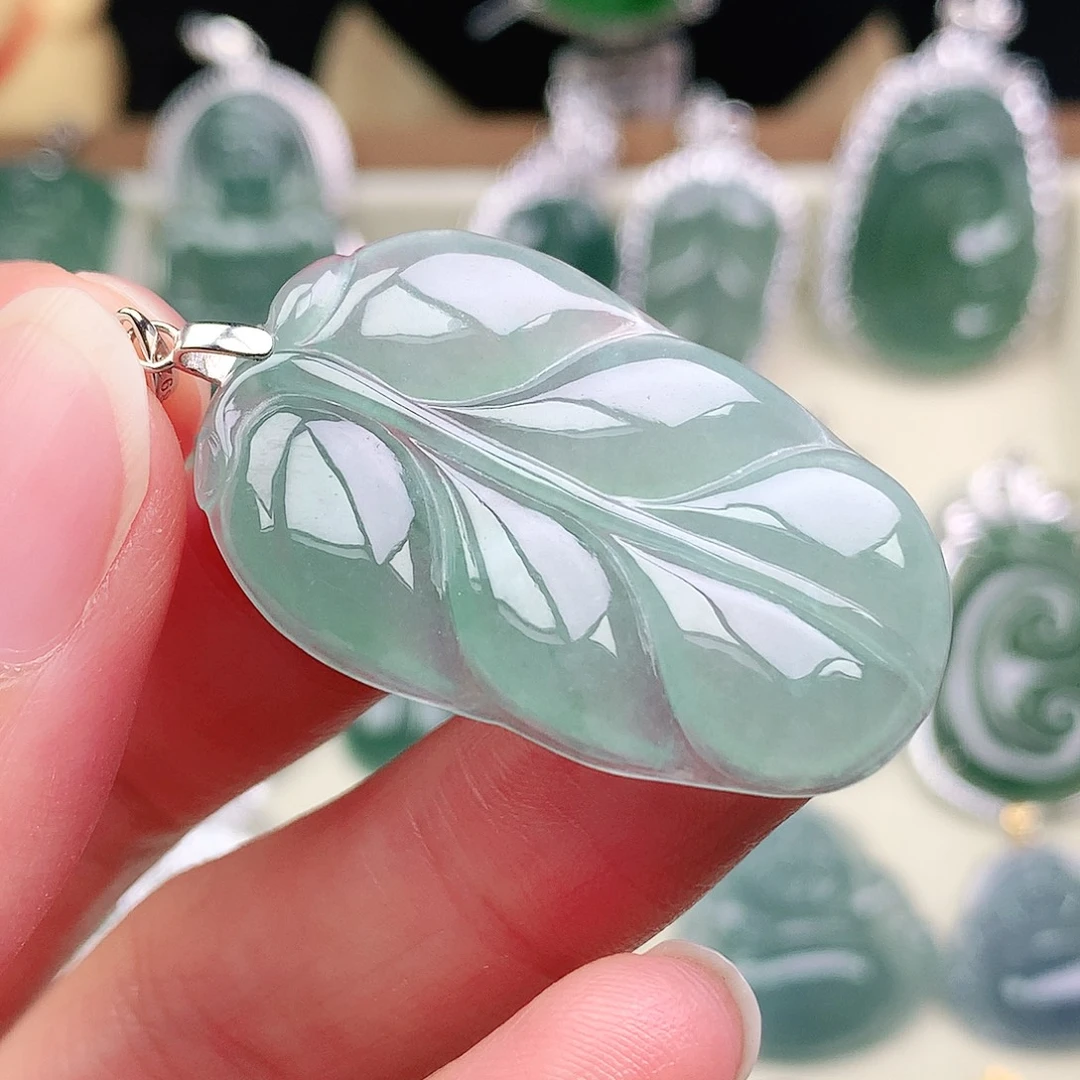 翡翠未镶嵌颈饰吊坠