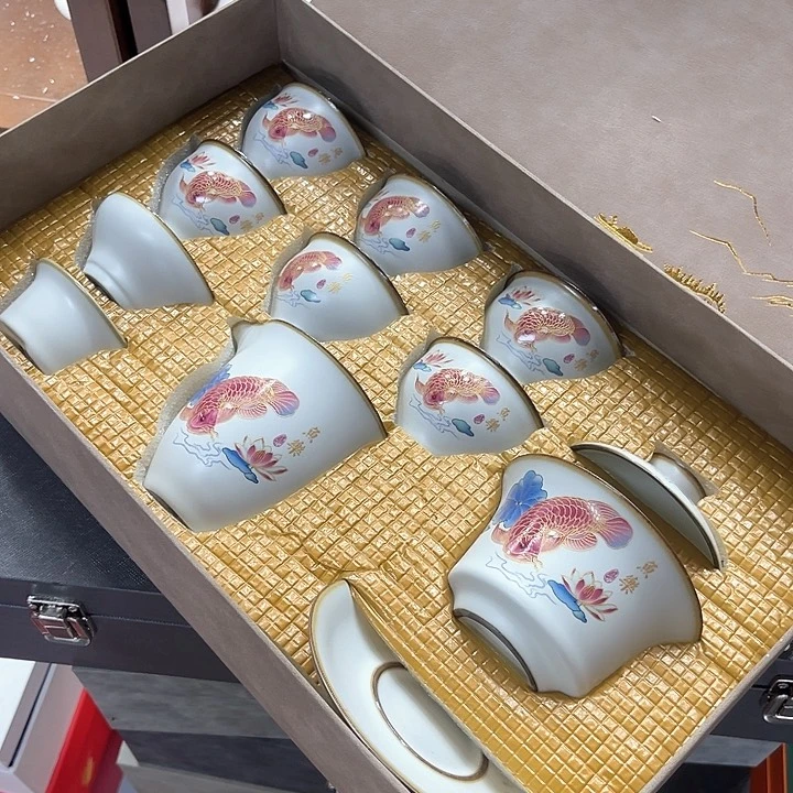 孤品茶具套装等。
