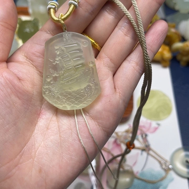 未镶嵌蛇纹石玉颈饰
