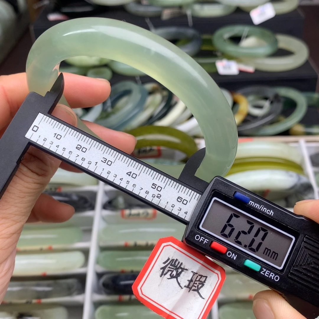 蛇纹石玉未镶嵌手镯1003