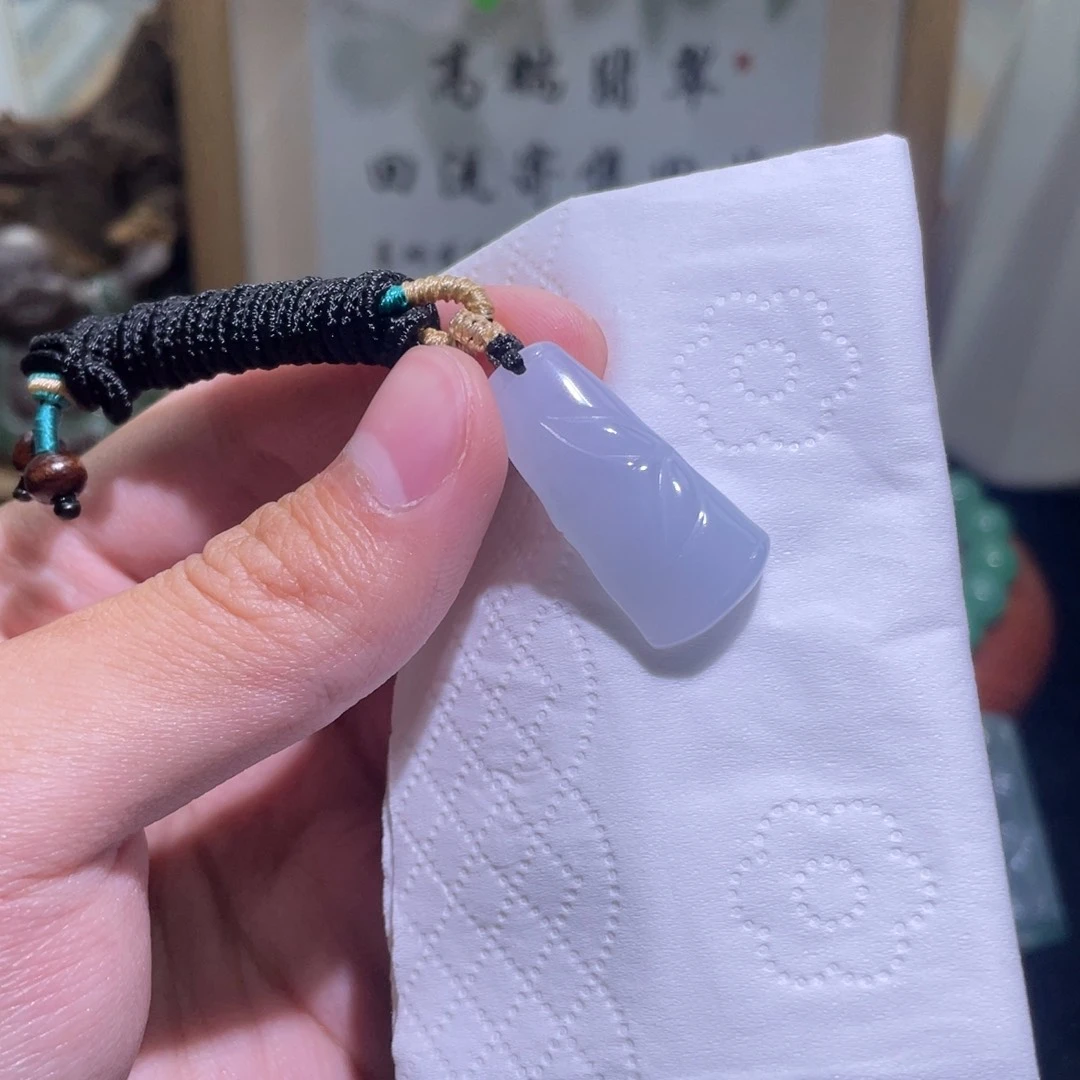 翡翠未镶嵌颈饰吊坠