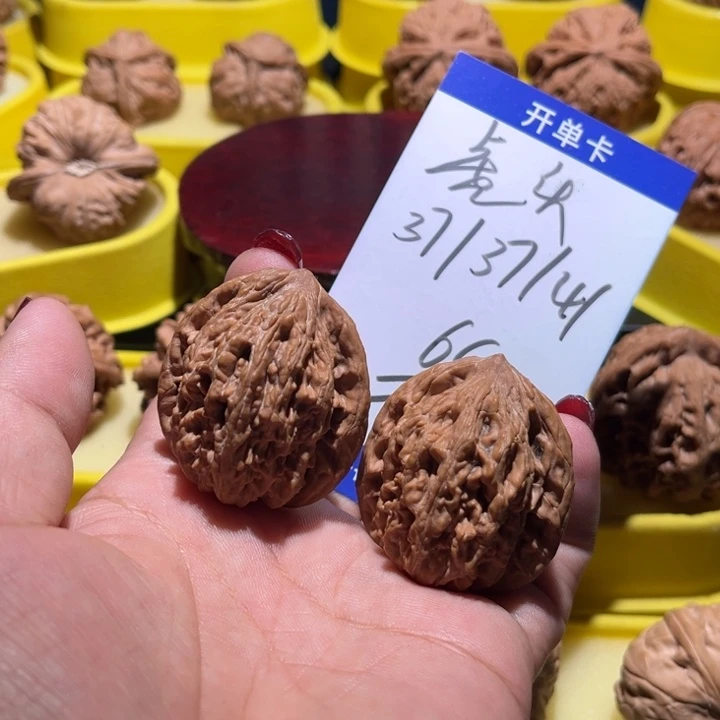 桃核吊坠虎头全品