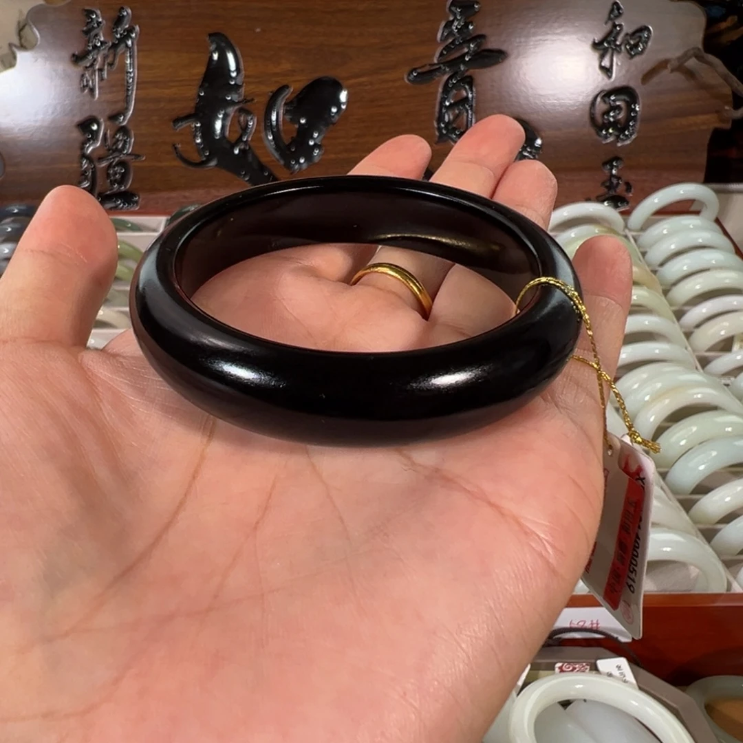 和田玉（墨玉）未镶嵌手镯