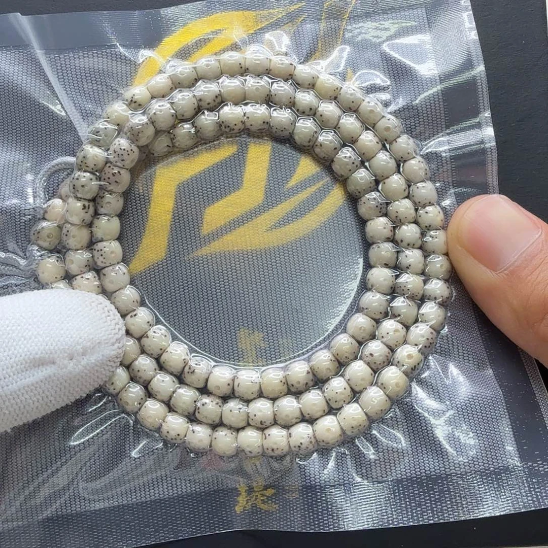 吊坠星月菩提33梵天糯冰大眼睛通体6左右108