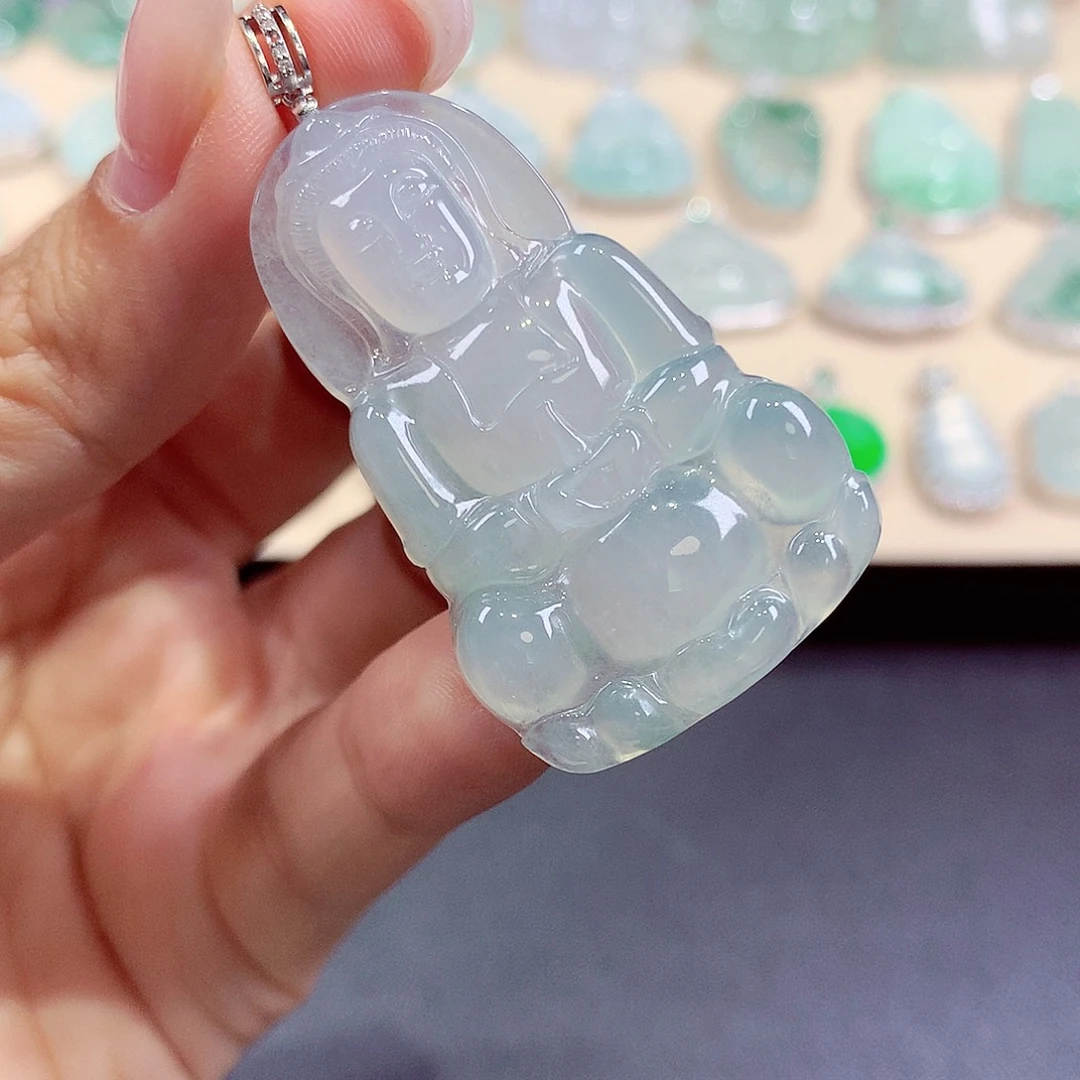 翡翠18K金镶嵌颈饰翡翠