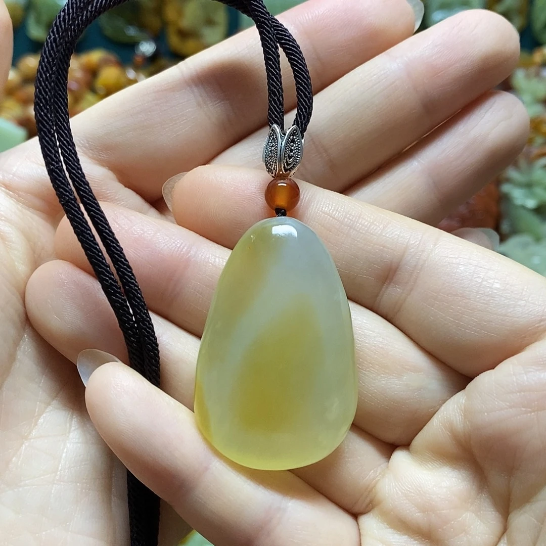 岫玉未镶嵌吊坠(赠链)