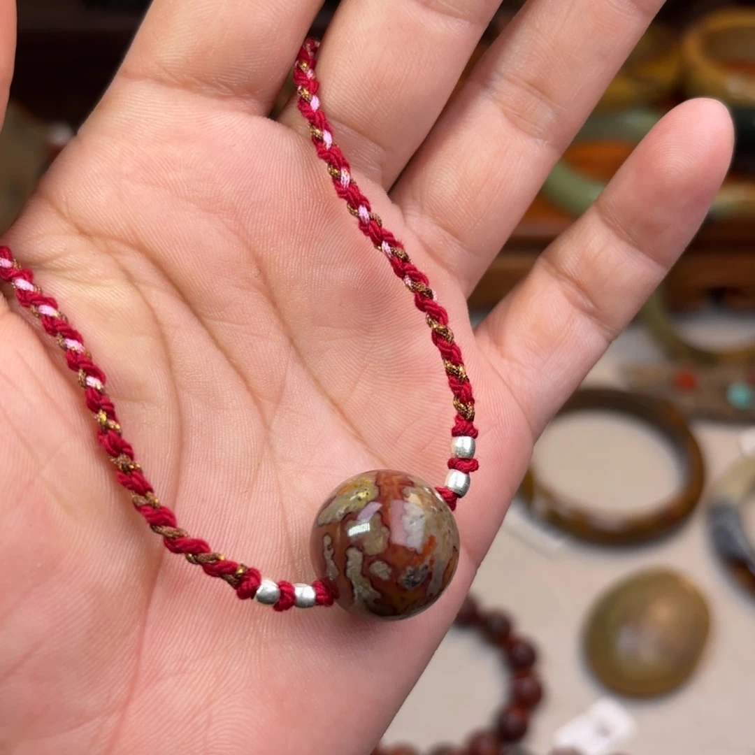 岫岩河磨玉（透闪石质玉）颈饰未镶嵌果*