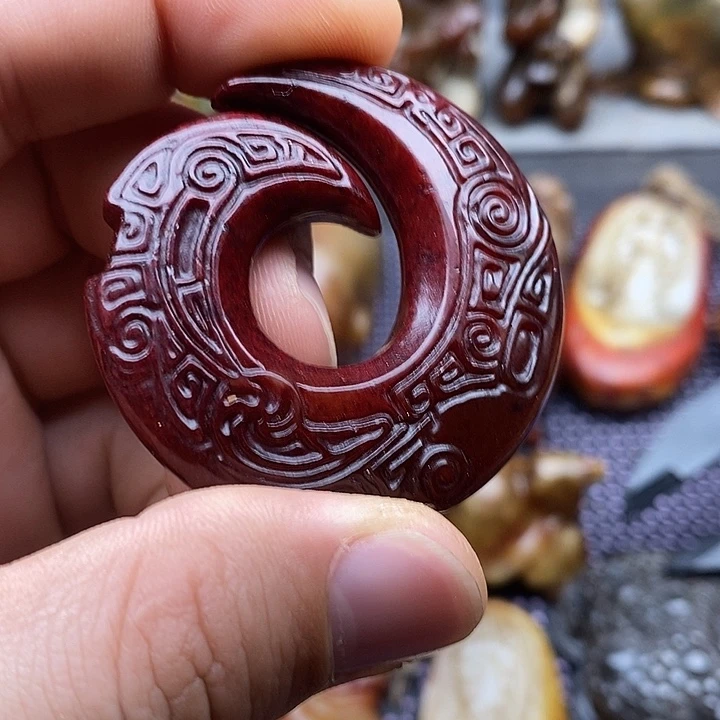未镶嵌蛇纹石玉颈饰
