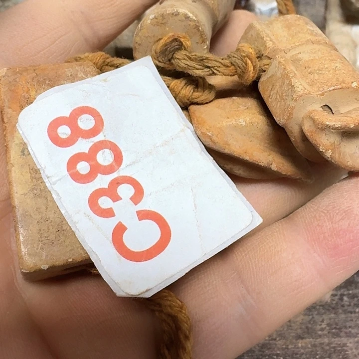 蛇纹石玉颈饰未镶嵌孤*