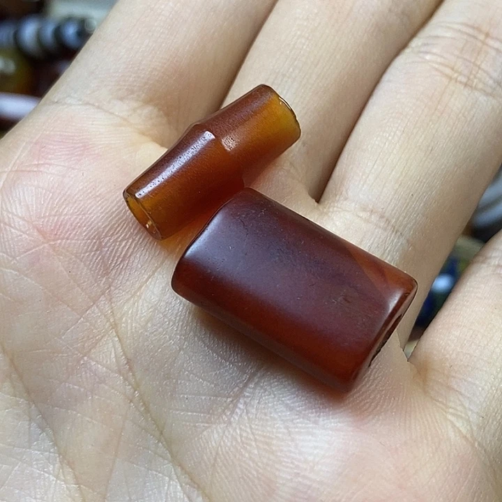 未镶嵌颈饰玛瑙/玉髓境*