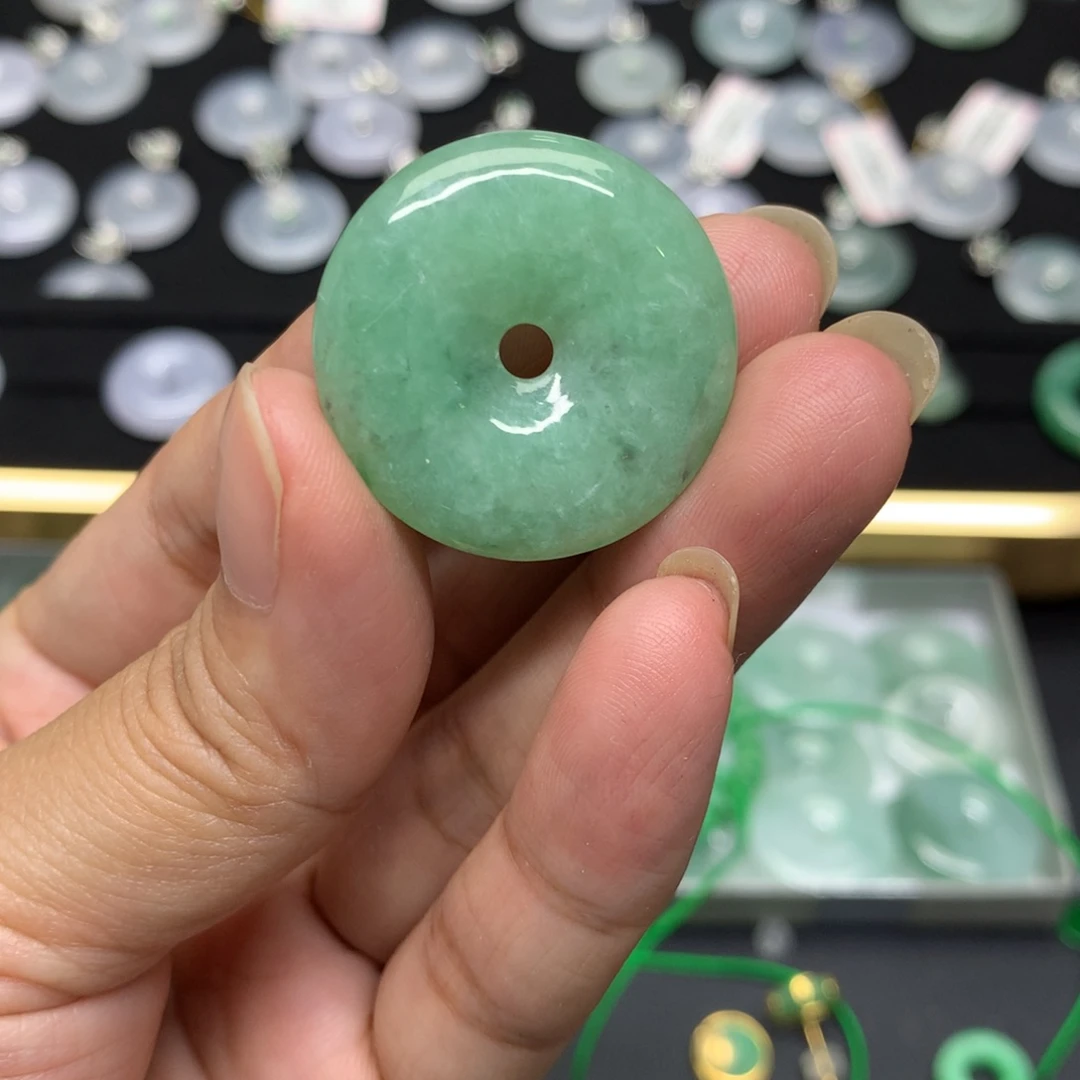 吊坠(不含链)未镶嵌翡翠有纹裂