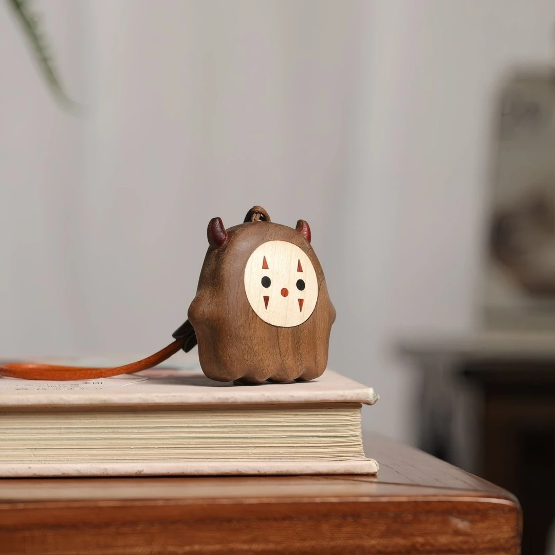 南乔 |  新款超萌胡桃木小恶魔挂件创意包包挂饰可爱小恶魔挂件