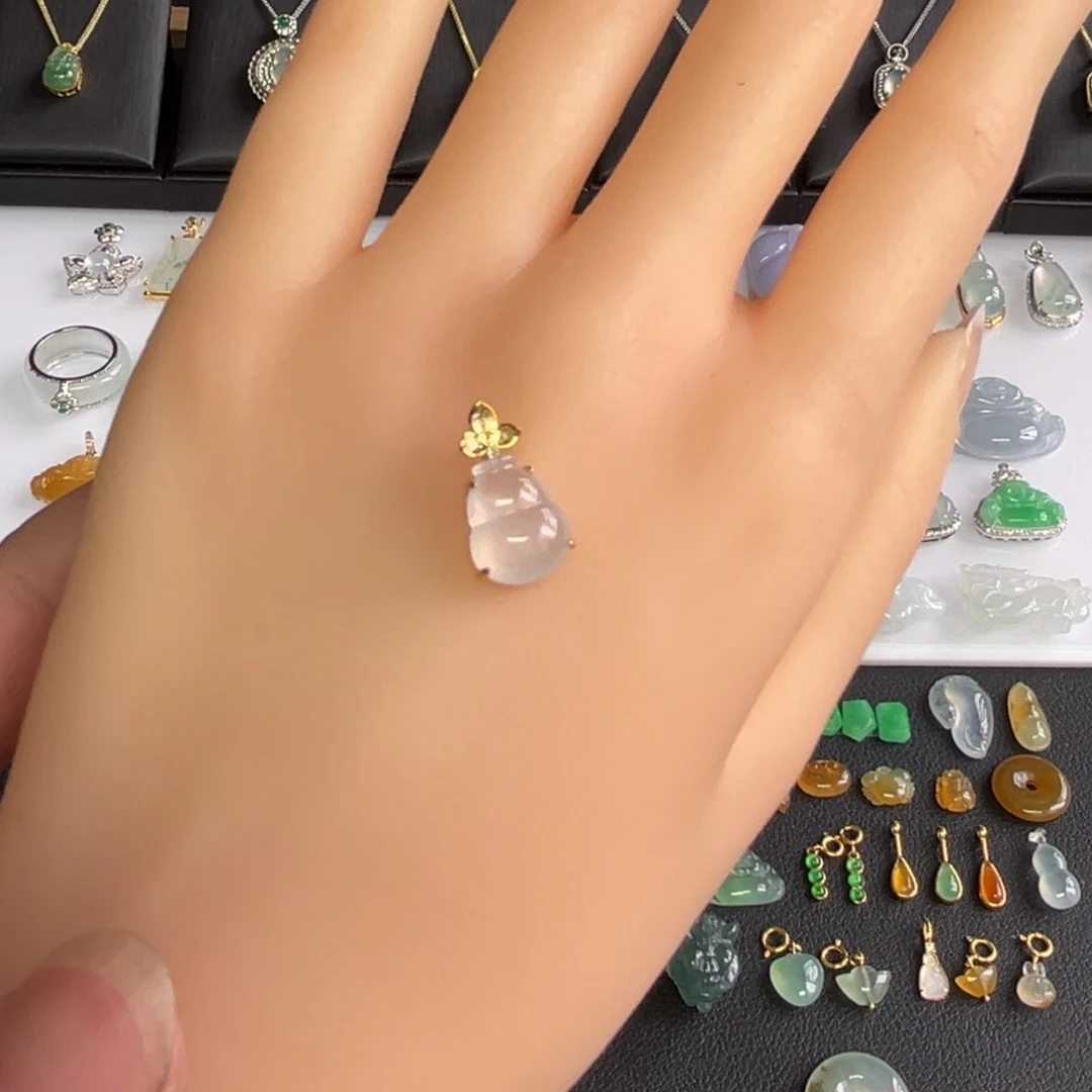 翡翠18K金镶嵌颈饰福利