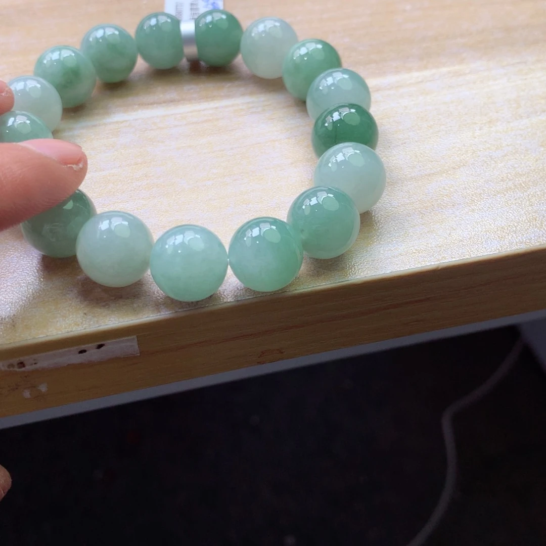 翡翠颈饰未镶嵌吊坠