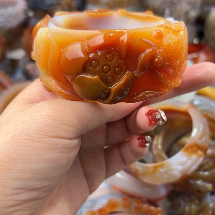 玛瑙/玉髓手镯未镶嵌噢*一共750