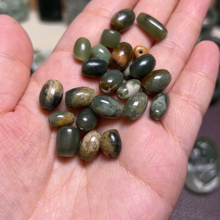 岫岩河磨玉（透闪石质玉）未镶嵌颈饰