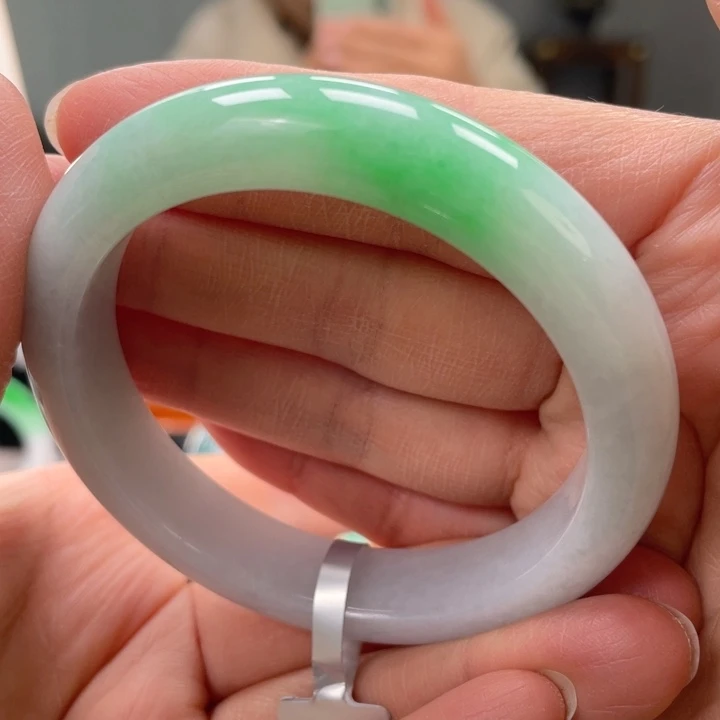 翡翠未镶嵌手镯缅甸翡翠