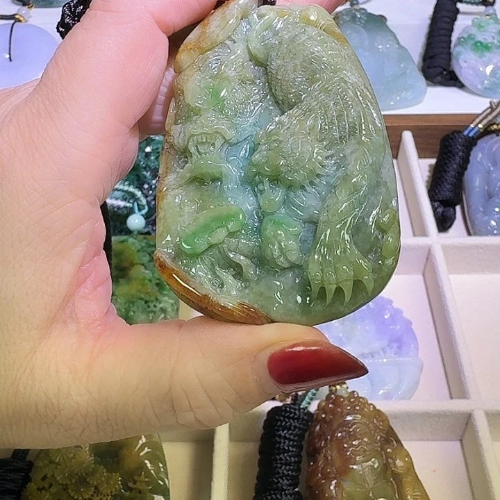 颈饰未镶嵌翡翠A货