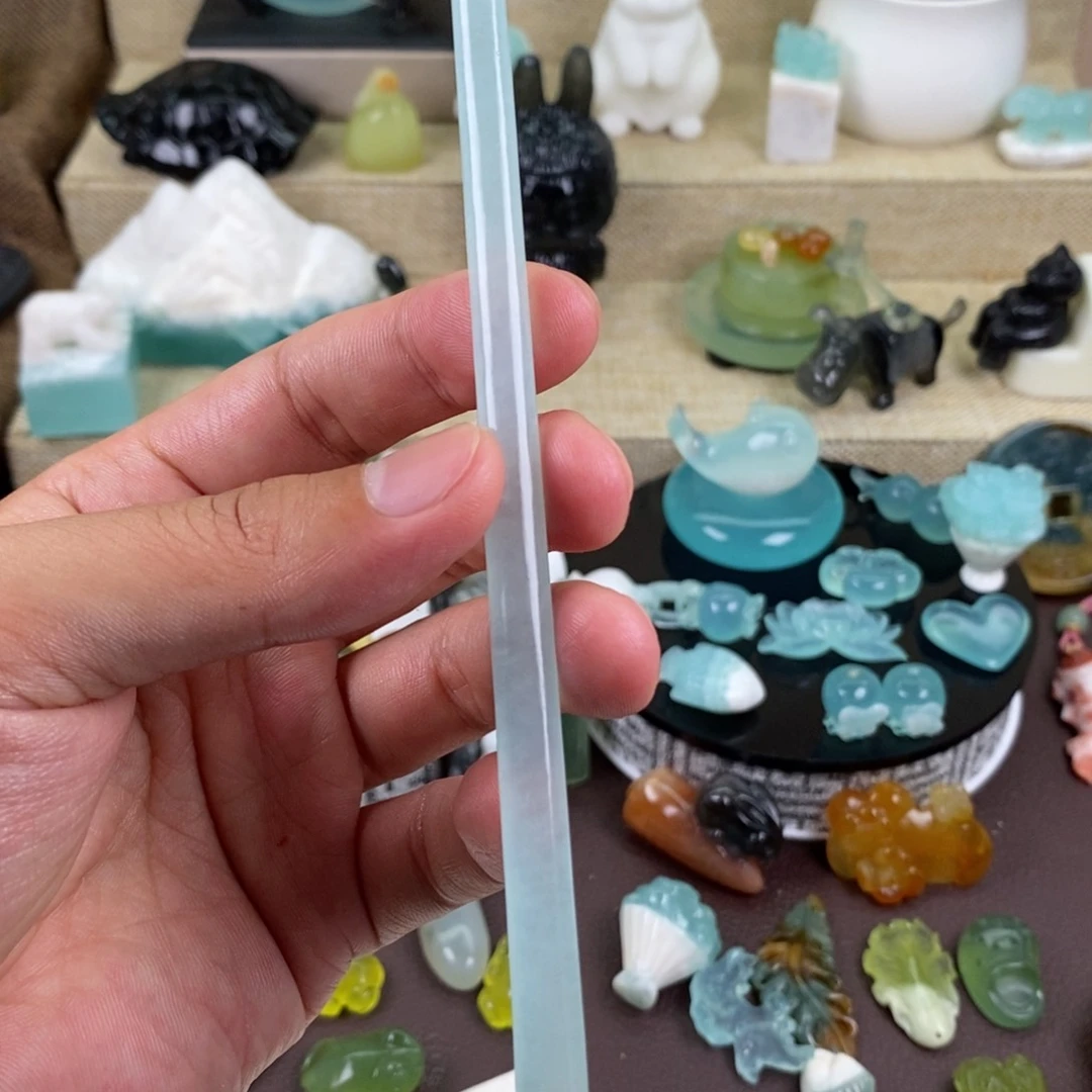 蛇纹石玉合金颈饰不****）