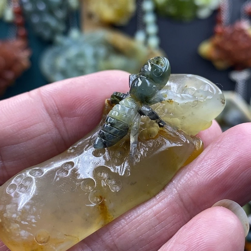 【闪购商品】未镶嵌岫玉蚂蚁吊坠手工雕刻