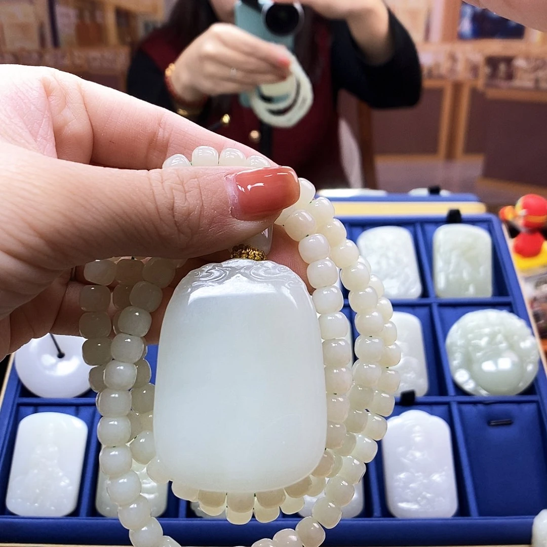 和田玉颈饰未镶嵌1**8