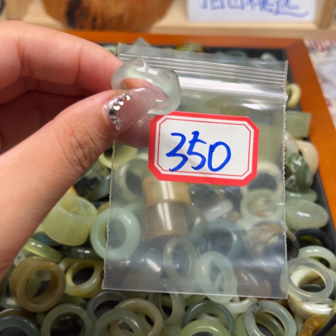 路***璐蛇纹石玉未镶嵌珠宝奇石