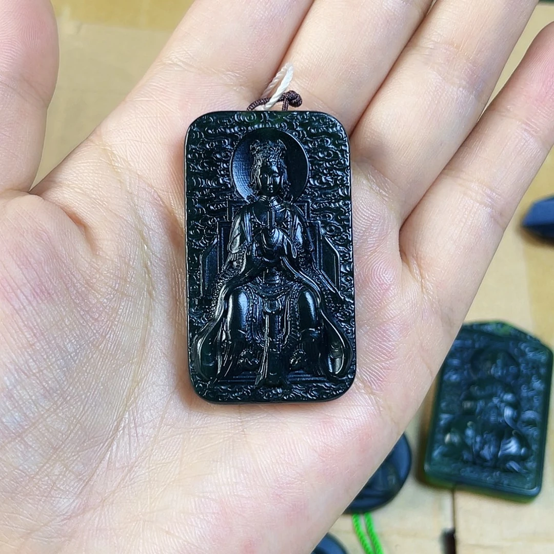 杰****未镶嵌蛇纹石玉颈饰