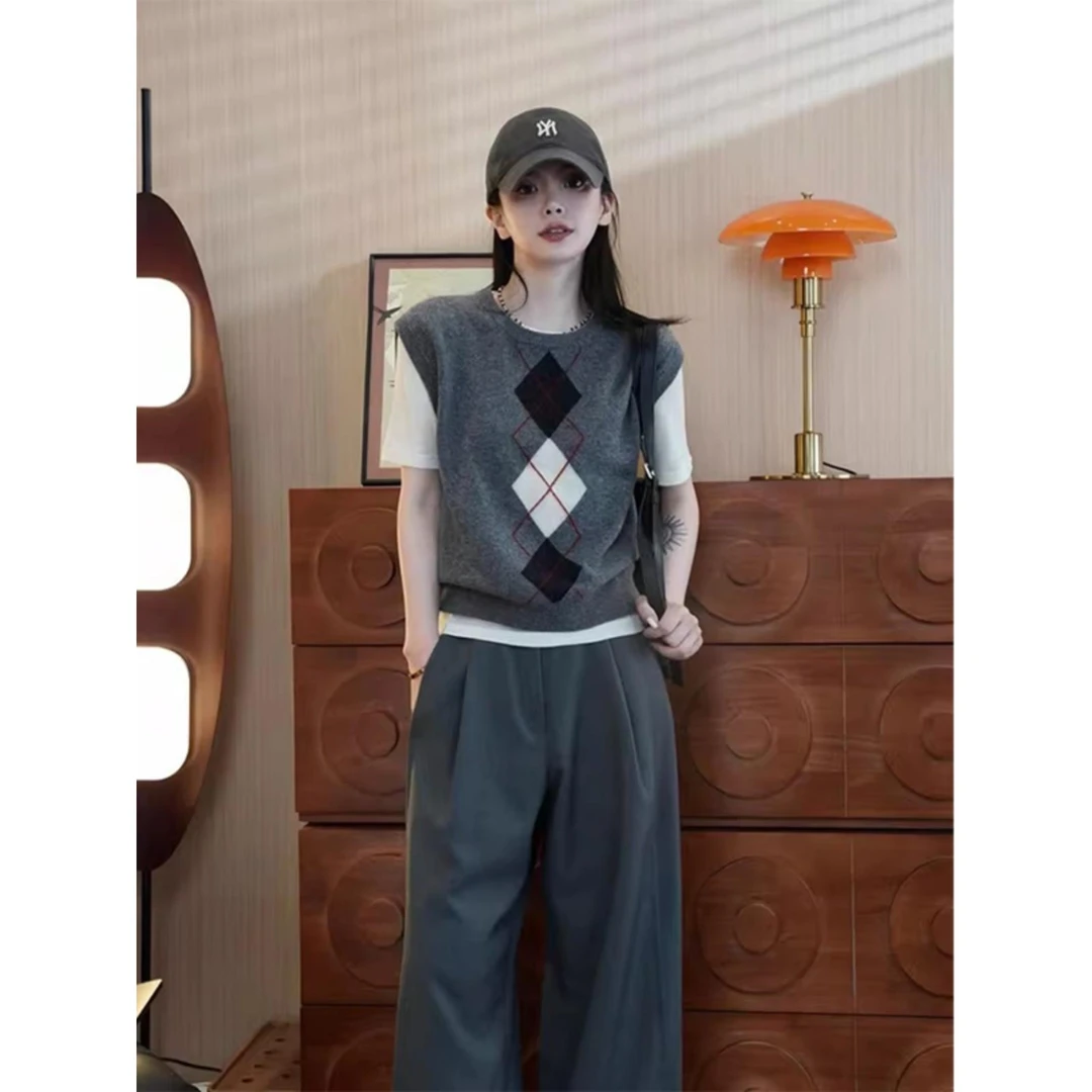 复古灰色菱格叠穿针织马甲背心女早秋2025新款短款无袖坎肩上衣潮