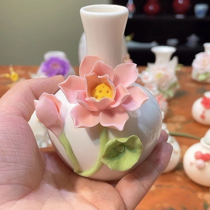 手工陶瓷精致摆件