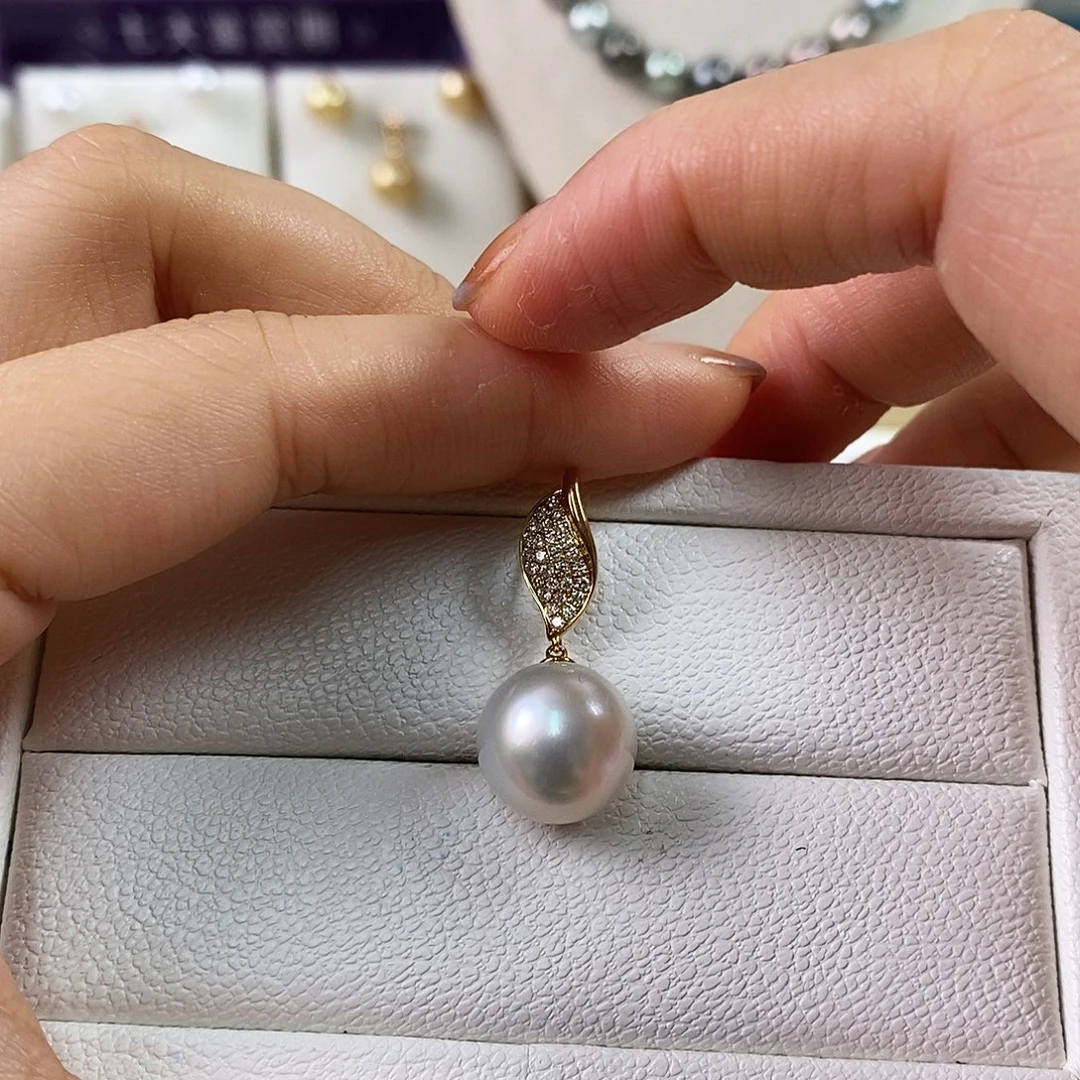 海水珍珠吊坠(不含链)18K金镶嵌12.7m澳白冷青光吊坠（基本无暇）