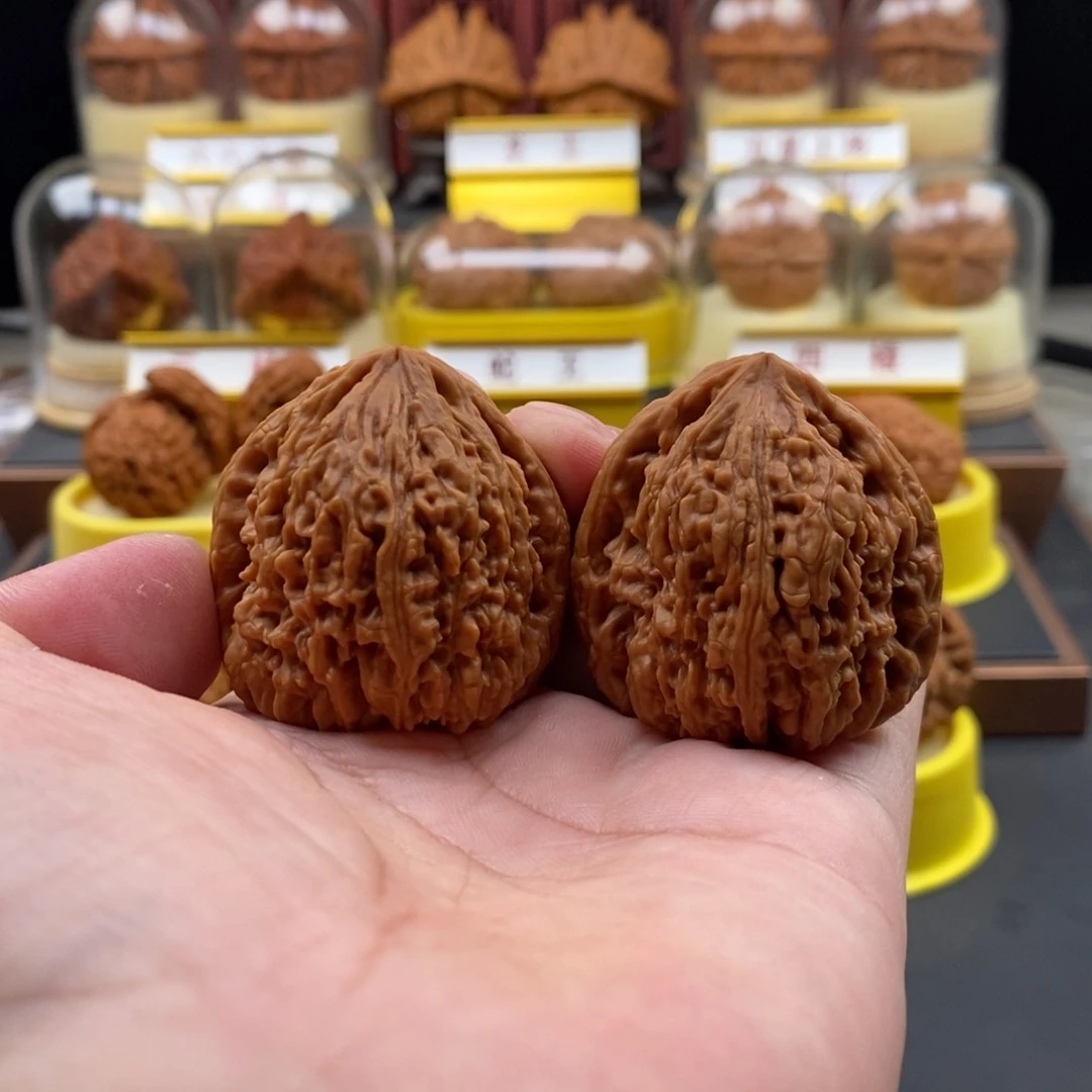 文玩核桃吊坠凹底高炮南疆石，尺寸40