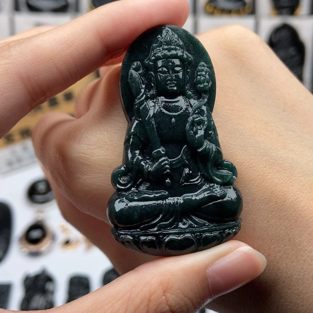 颈饰未镶嵌翡翠虚空藏