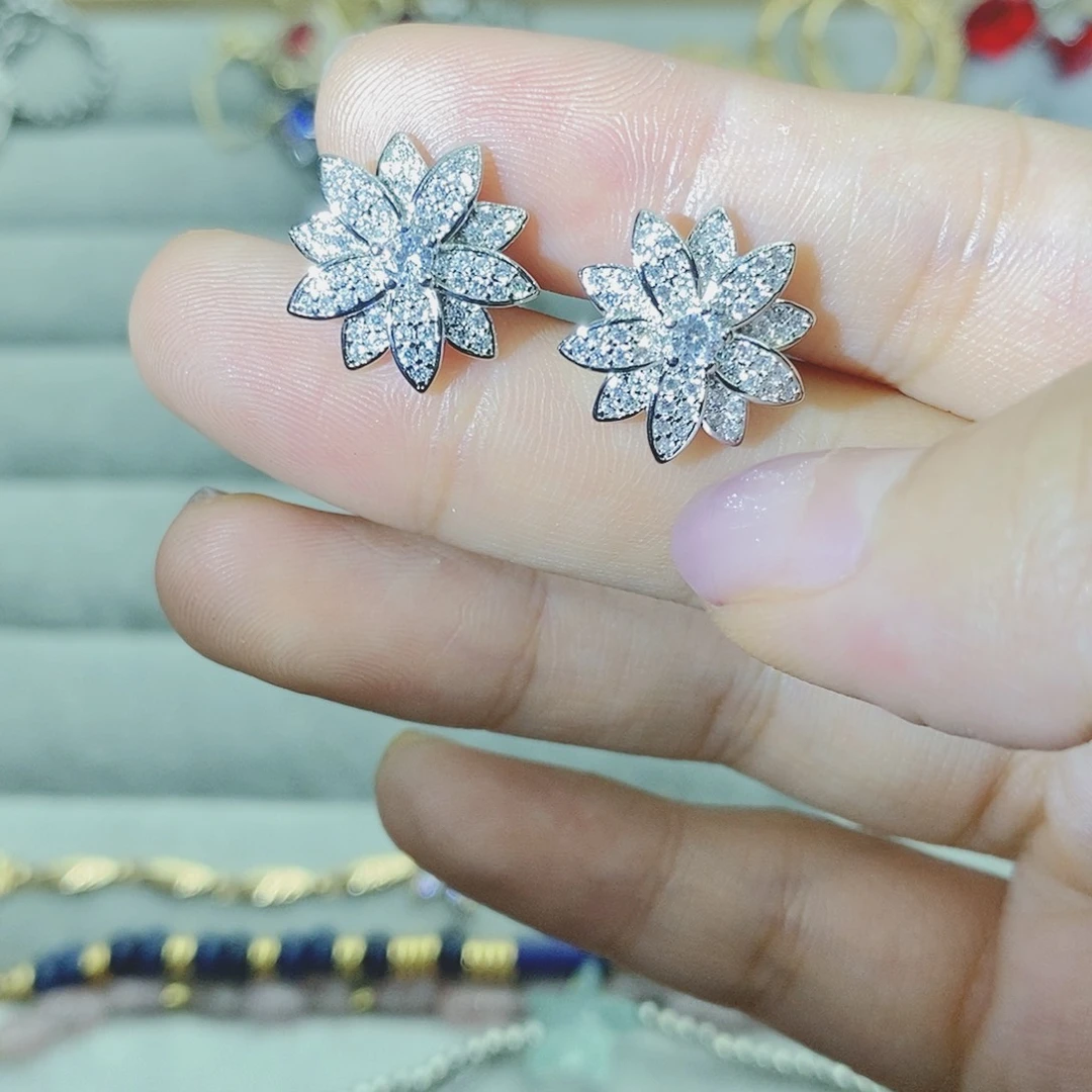 【闪购商品】银S925镶嵌耳饰托帕石