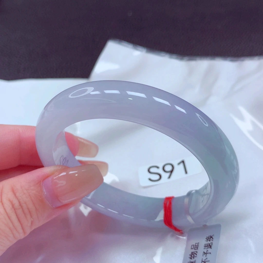 翡翠手镯未镶嵌手镯