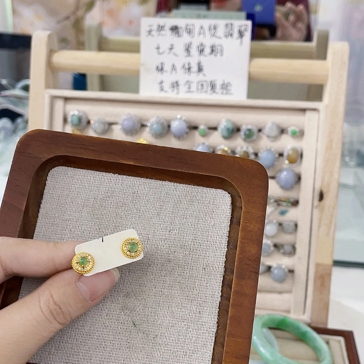 翡翠未镶嵌颈饰天然翡翠Ａ货