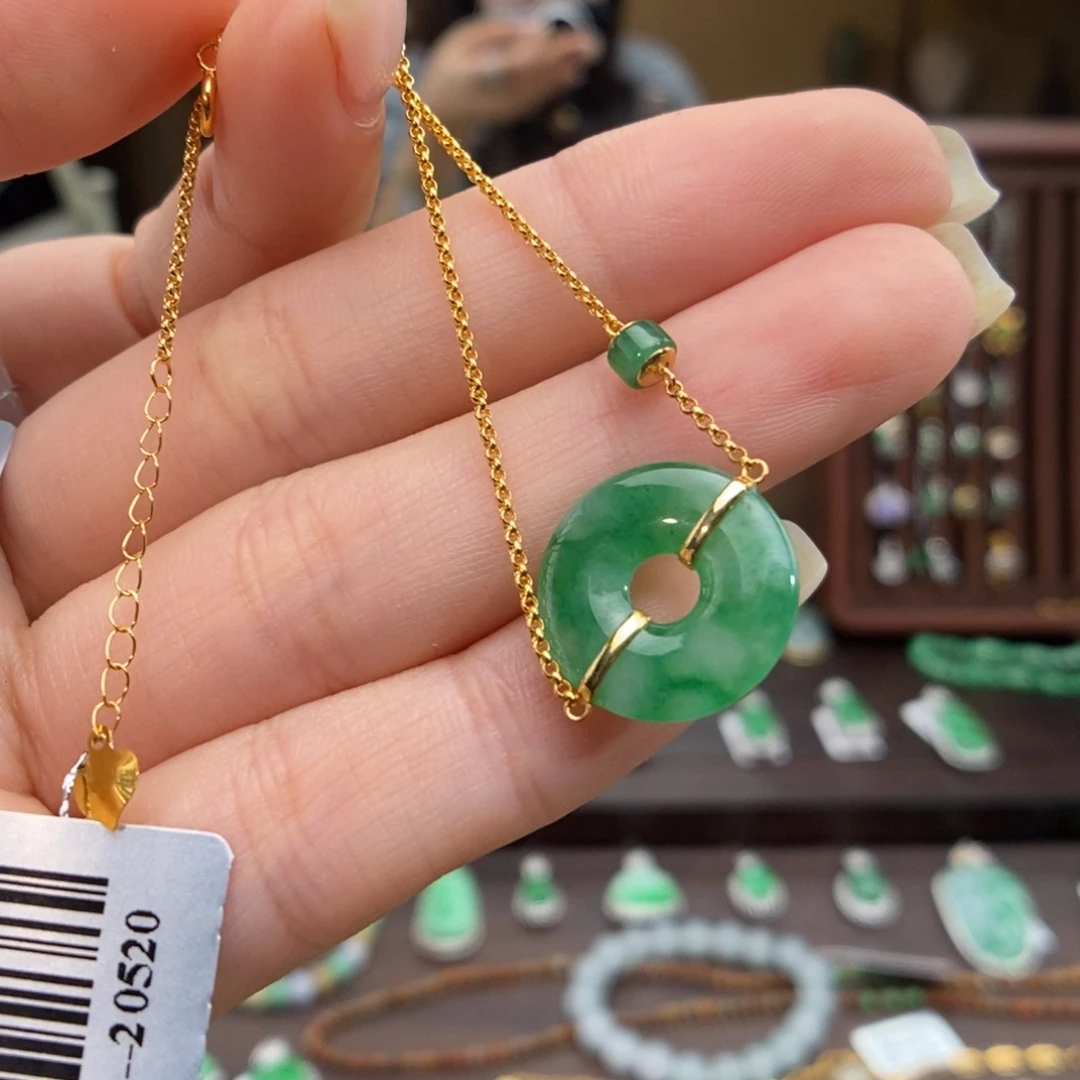 达***天翡翠未镶嵌颈饰翡翠