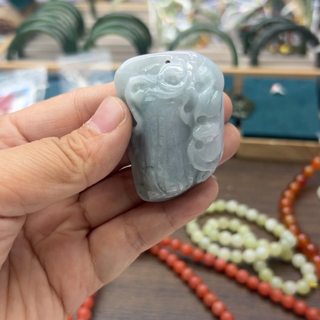 翡翠未镶嵌颈饰492