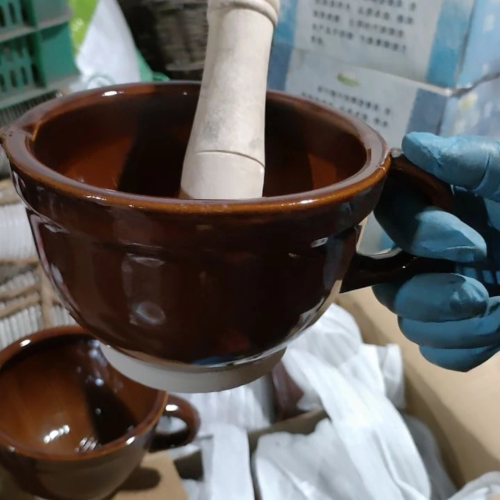 摆件盘子碗茶壶啥都有