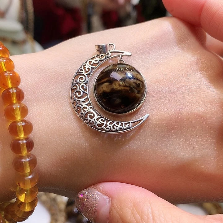 琥珀裸石未镶嵌黑花