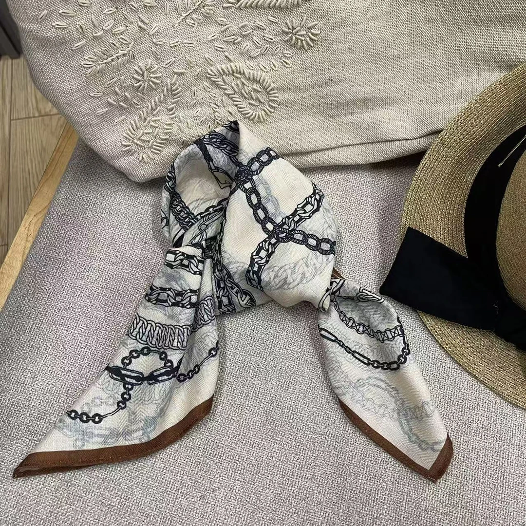 复古印花小方巾文艺百搭披肩减龄护颈围巾女M0227