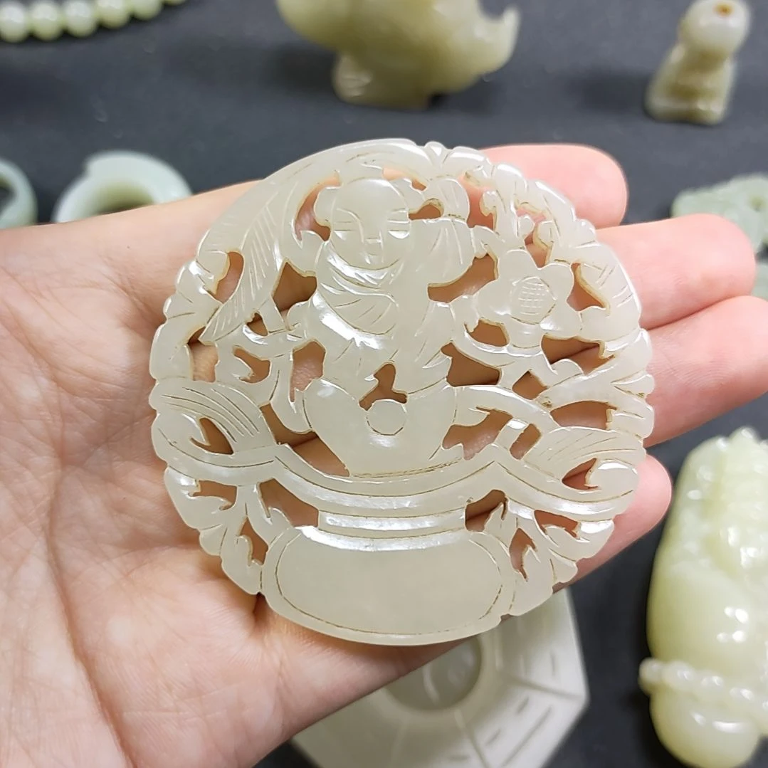 和田玉未镶嵌颈饰