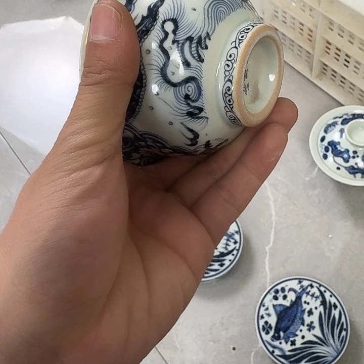 杯青花如意穿花龙大压手